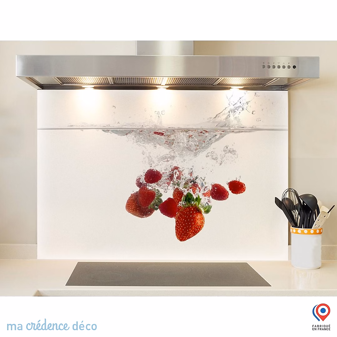 Crédence cuisine fond de hotte Bain de fraises 2 – Verre trempé, L 90 cm x H 50 cm, MaCrédenceDéco