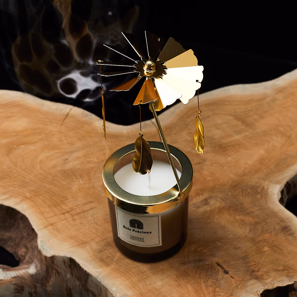 Bougie Parfumée – HOME DECO FACTORY, Carrousel, Bois Précieux, Or et Noir