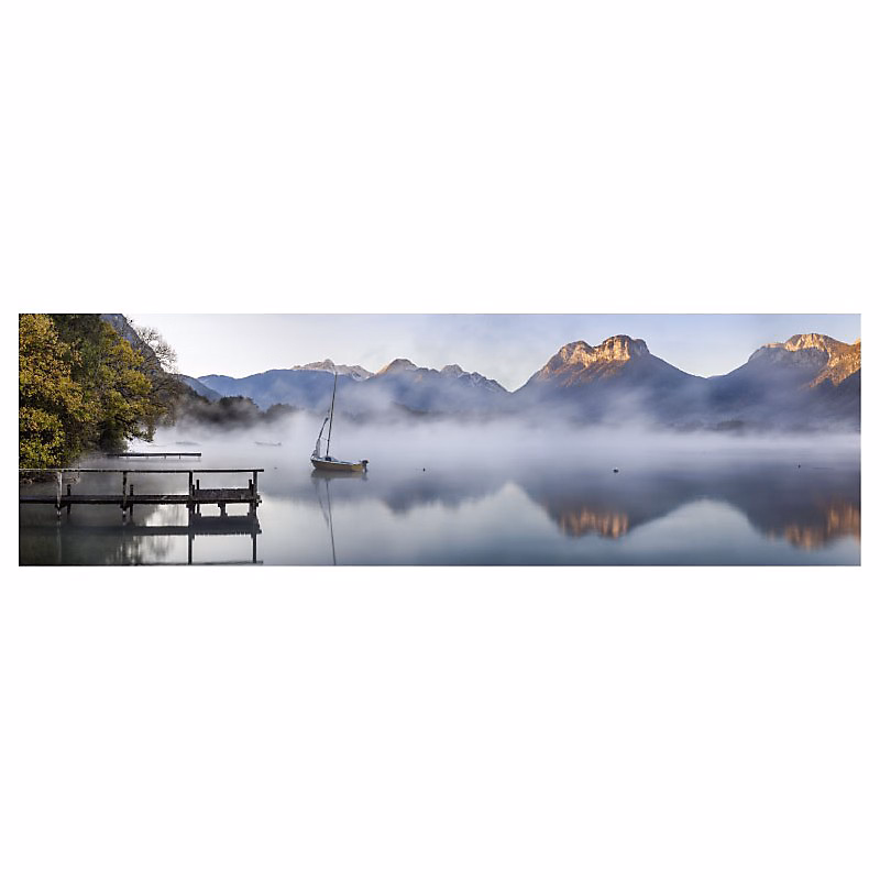 Brise vue trompe l'oeil imprimé ANNECY | H.1.5 x L.5 m – 100% occultant – Made in France par Scenolia + kit de fixation offert