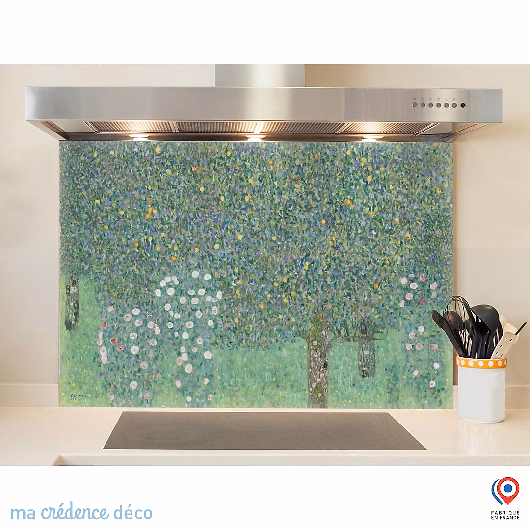 Crédence cuisine fond de hotte Gustav Klimt – Rosiers sous les arbres | Verre trempé | L 70 cm x H 60 cm | MaCrédenceDéco