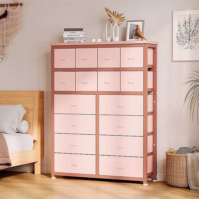 Commode 16 tiroirs en tissu rose 111 × 30 × 130 cm – cadre métal, panneaux MDF, anti-basculement