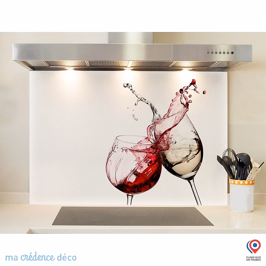 Crédence cuisine fond de hotte Verres sur fond blanc – Verre trempé, L 70 cm x H 60 cm, MaCrédenceDéco