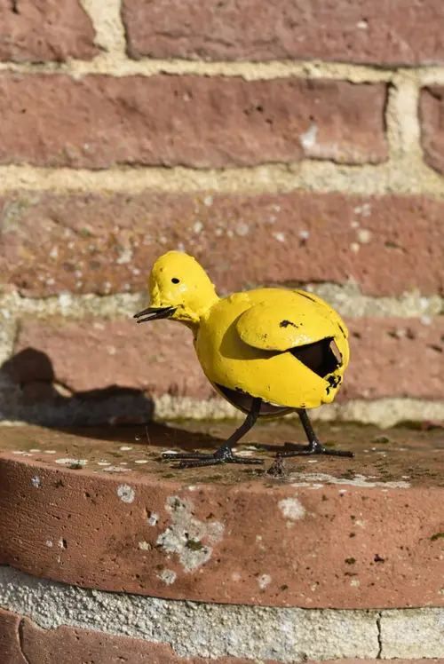 Figurine décorative poussin coloris jaune en métal
