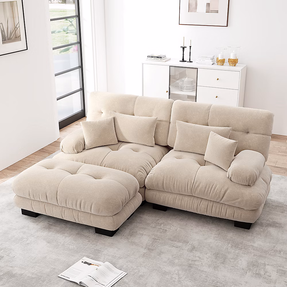 Canapé d'angle double en chenille – marron clair, avec 2 coussins lombaires et 2 décoratifs, accoudoirs larges et pouf