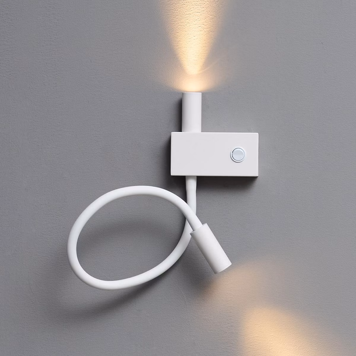 Applique liseuse double lumière épurée blanche – Nanda