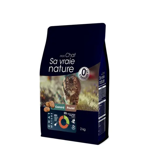 Croquettes sans céréales pour chat mature au canard et au poulet Sa Vraie Nature®- 2 kg