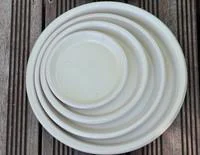 Soucoupe coloris beige en terre émaillée - Ø 41 cm