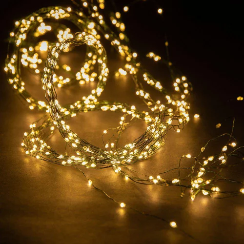 Chute lumineuse pour sapin de Noël micro LED blanc chaud effet flash fil vert – 2,10 m