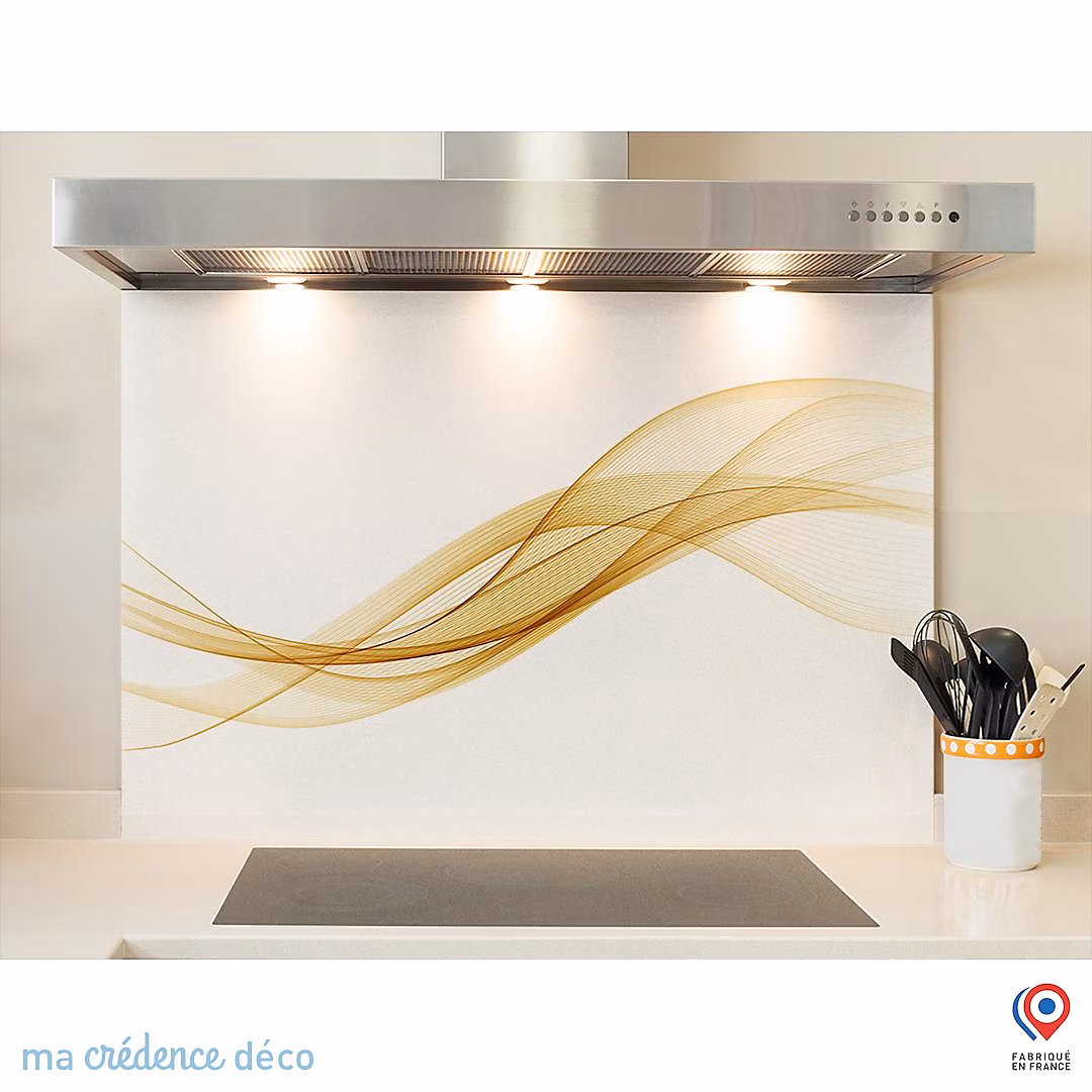 Crédence cuisine fond de hotte Courbe dorée – Verre trempé | L 90 cm x H 70 cm | MaCrédenceDéco