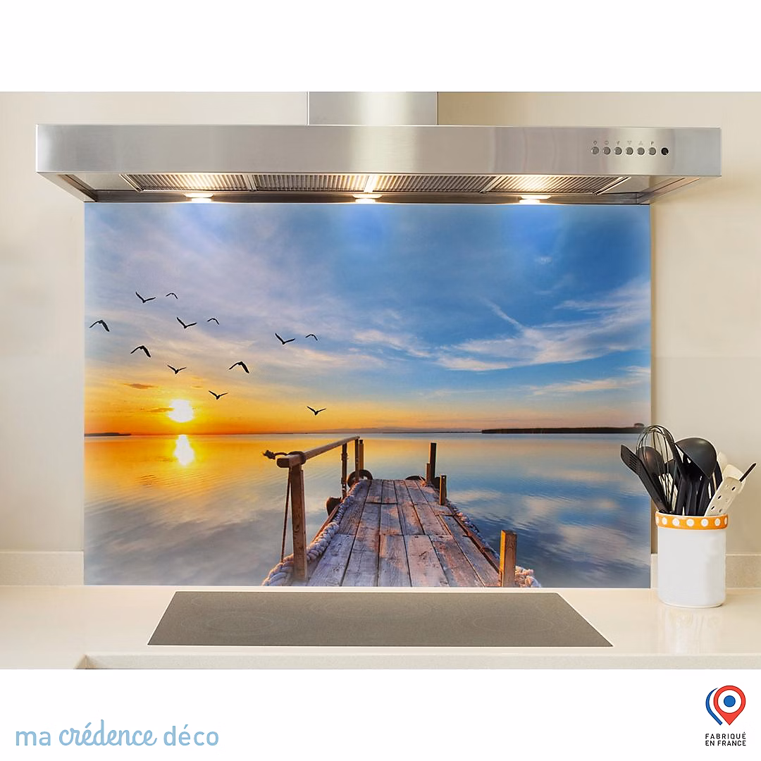 Crédence cuisine fond de hotte Ponton et océan – Verre trempé, L 90 cm x H 70 cm, MaCrédenceDéco