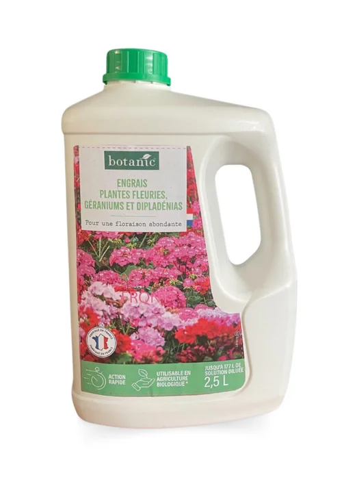 Engrais géraniums dipladénias et fleurs en bouteille botanic® - 2,5 L